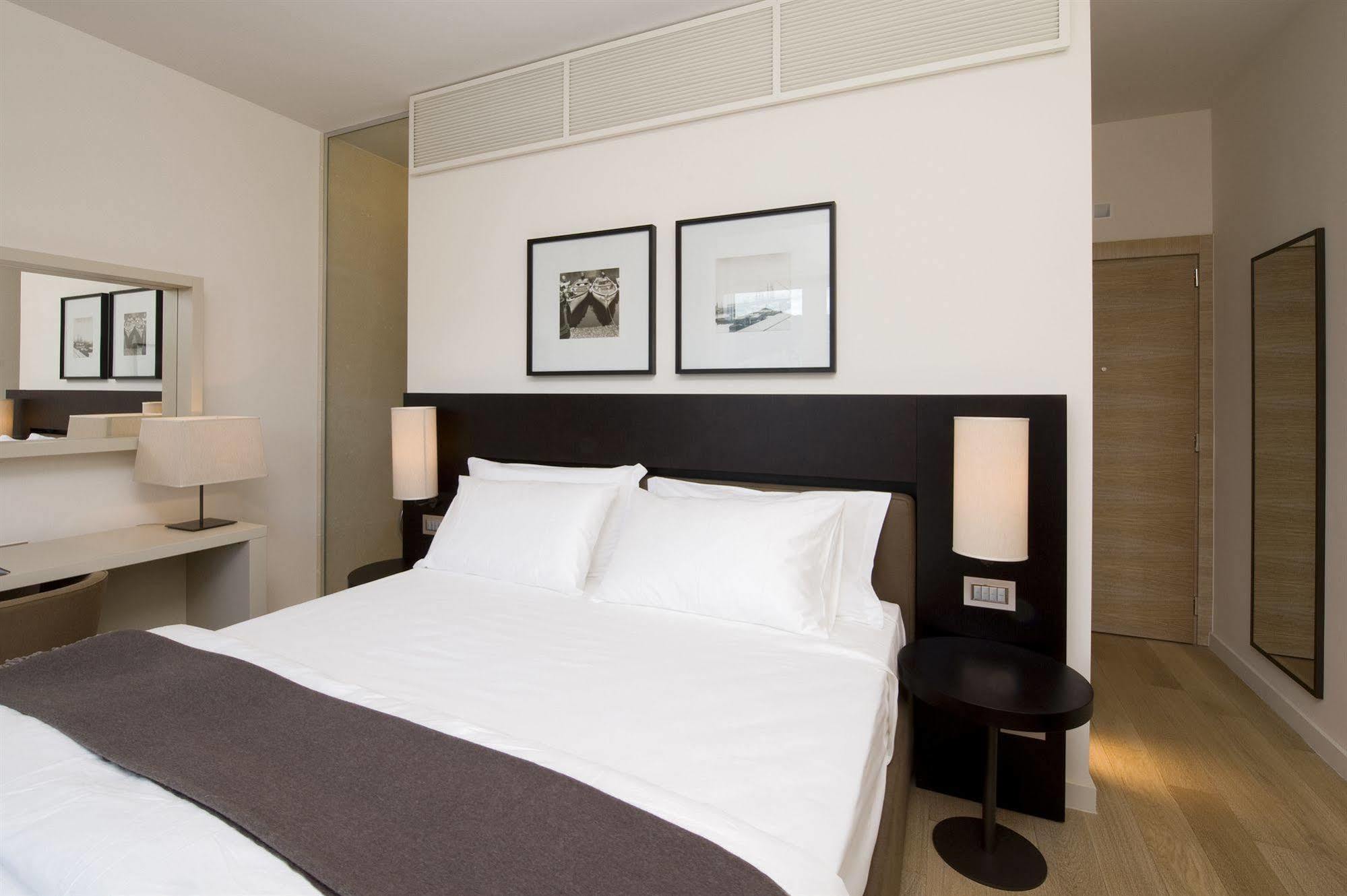 Marina Place 4*